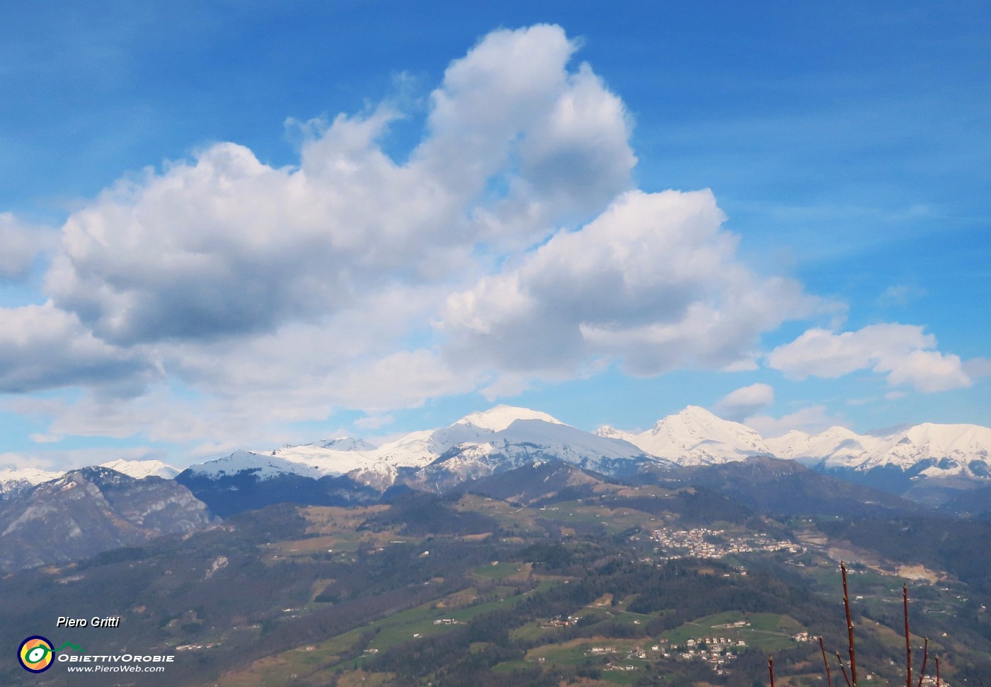 38 Bella vista verso Menna e Arera.JPG